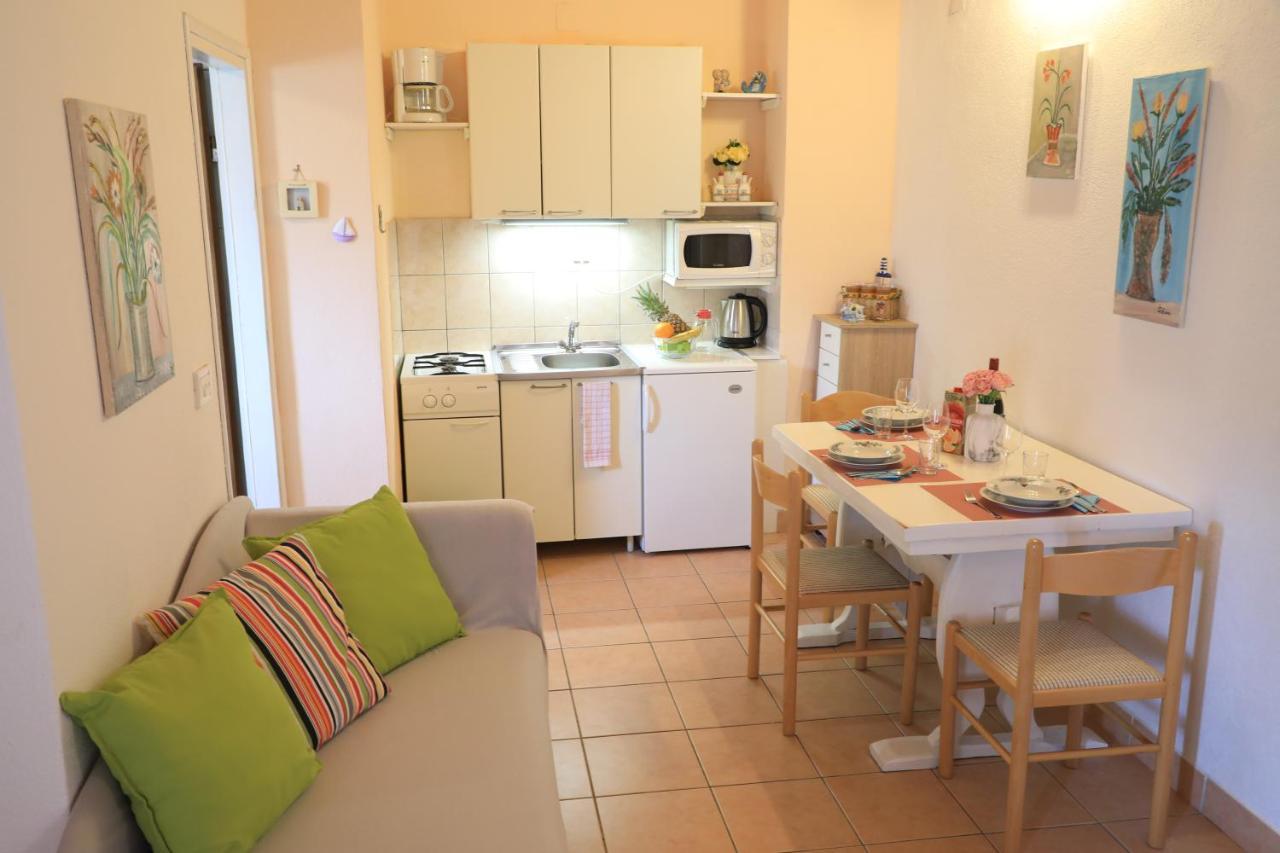 Apartmani Sarlija Pakoštane Exterior foto