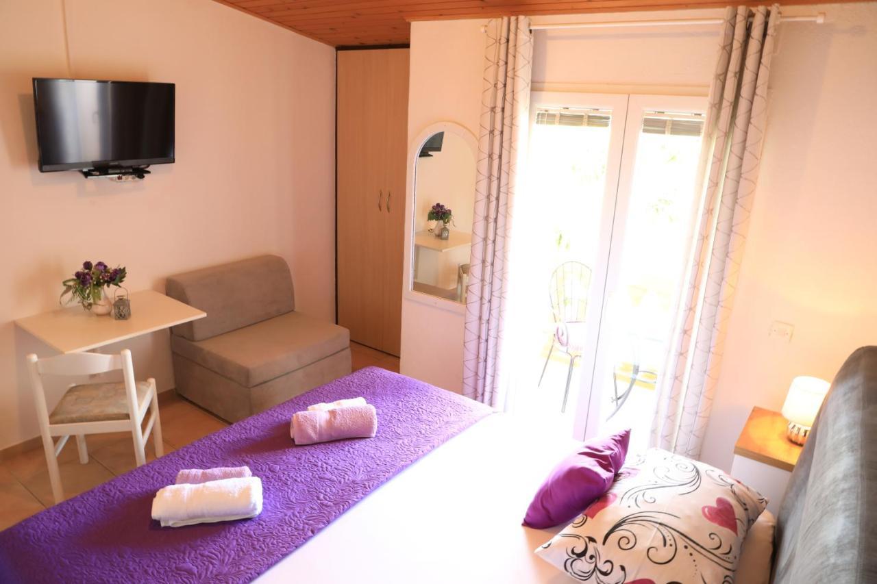 Apartmani Sarlija Pakoštane Exterior foto