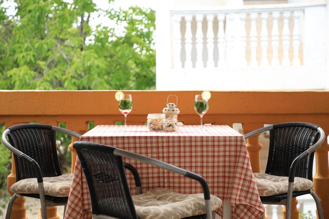 Apartmani Sarlija Pakoštane Exterior foto